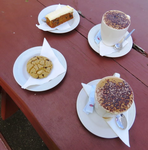 Nut Rock Cafe - Accommodation Batemans Bay 6