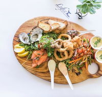 Pavement Restaurant at Lufra Hotel and Apartments - Accommodation Batemans Bay