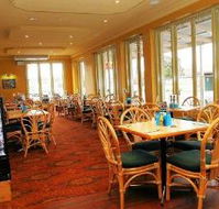 Pembroke Hotel Restaurant - Accommodation Batemans Bay
