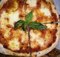 Frankie's on Rotto - Accommodation Batemans Bay