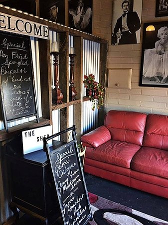 Northside Tavern Shed Restaurant - Accommodation Batemans Bay 0