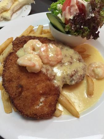 The Colonnades Tavern - Accommodation Batemans Bay 0