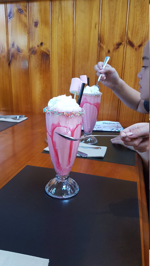 The Old Wool Store Cafe & Restaurant - Accommodation Batemans Bay 3