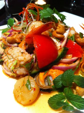 Siam Pagoda - Accommodation Batemans Bay 9