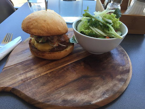 Char-Bella - Accommodation Batemans Bay 0