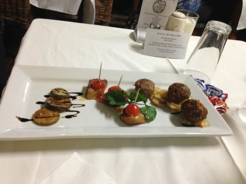 Club Boutique Restaurant - Accommodation Batemans Bay 0