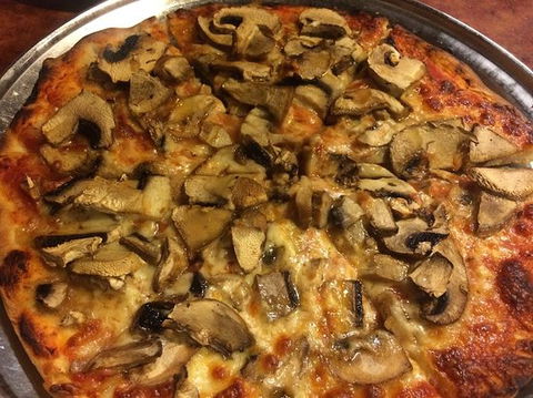 Papa Gino's Pizza Restaurant - Accommodation Batemans Bay 0