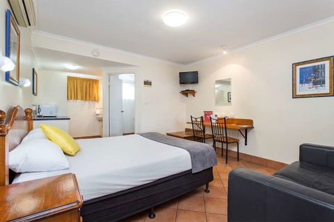 Glenmore Tavern - Accommodation Batemans Bay 5