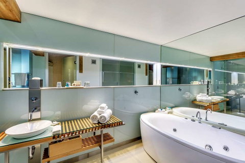The Henry Jones Art Hotel - Accommodation Batemans Bay 4