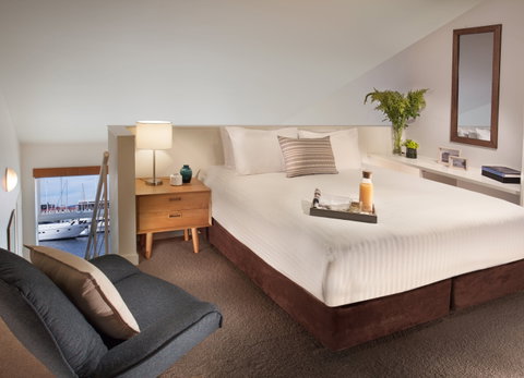 Somerset on the Pier - Accommodation Batemans Bay 11