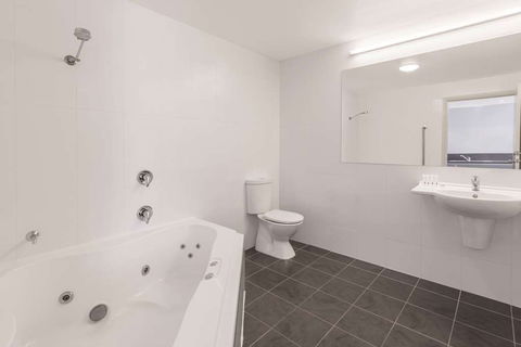 Travelodge Hobart Airport - Accommodation Batemans Bay 9