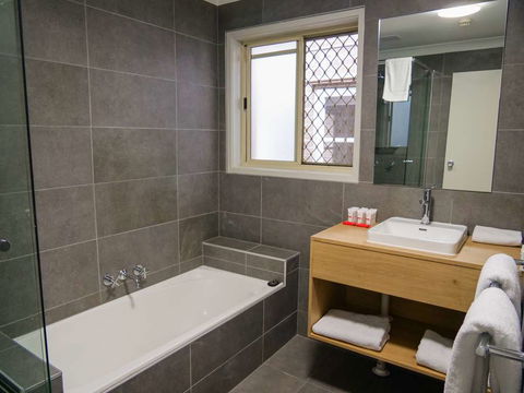 Nightcap At Hinterland Hotel - Accommodation Batemans Bay 5