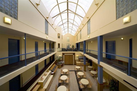 Capital Executive Apt Hotel Canberra - Accommodation Batemans Bay 1
