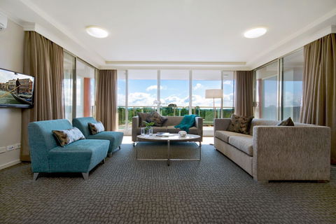 Pacific Suites Canberra - Accommodation Batemans Bay 1