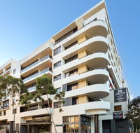 Meriton Suites Waterloo - Accommodation Batemans Bay