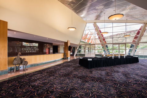 Crowne Plaza Alice Springs Lasseters - Accommodation Batemans Bay 1