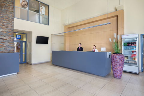 Crowne Plaza Alice Springs Lasseters - Accommodation Batemans Bay 2