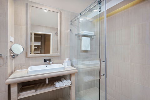 Crowne Plaza Alice Springs Lasseters - Accommodation Batemans Bay 3