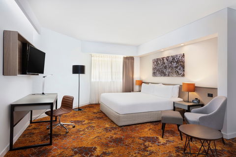 Crowne Plaza Alice Springs Lasseters - Accommodation Batemans Bay 4