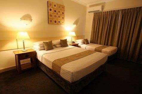 Emerald Maraboon Motor Inn - Accommodation Batemans Bay 3