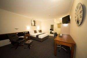 Emerald Maraboon Motor Inn - Accommodation Batemans Bay 7