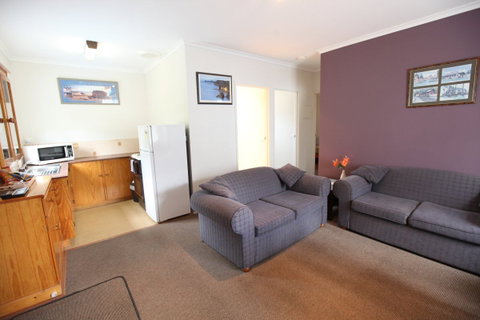The Fox & Hounds Inn - Accommodation Batemans Bay 1