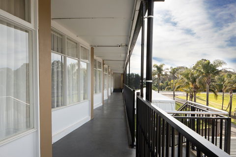Rivers Inn Motel - Accommodation Batemans Bay 1