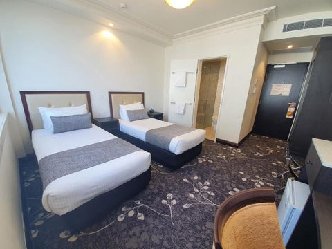 Burke & Wills Hotel - Accommodation Batemans Bay 1
