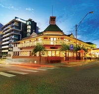 Oaks Grand Gladstone - Accommodation Batemans Bay