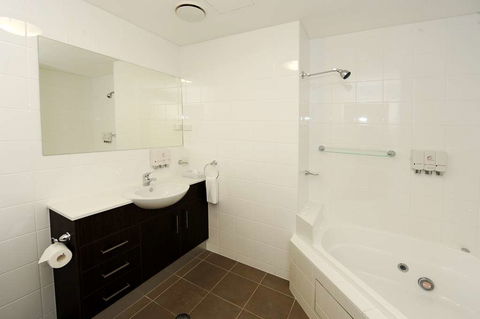 Gladstone City Central - Accommodation Batemans Bay 1