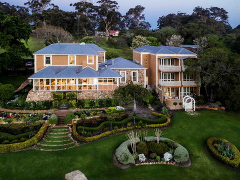 Grand Mercure Basildene Manor - Accommodation Batemans Bay 0