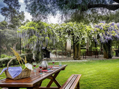 Grand Mercure Basildene Manor - Accommodation Batemans Bay 4