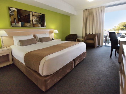 Oaks Gateway On Palmer - Accommodation Batemans Bay 2