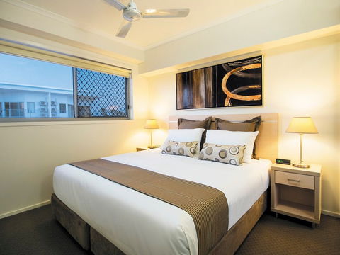 Oaks Moranbah - Accommodation Batemans Bay 1