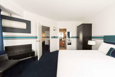 Ramada by Wyndham Diplomat Canberra - Accommodation Batemans Bay 2