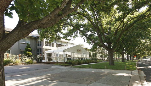Forrest Hotel & Apartments - Accommodation Batemans Bay 0