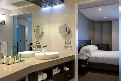 Hilton Darwin - Accommodation Batemans Bay 6