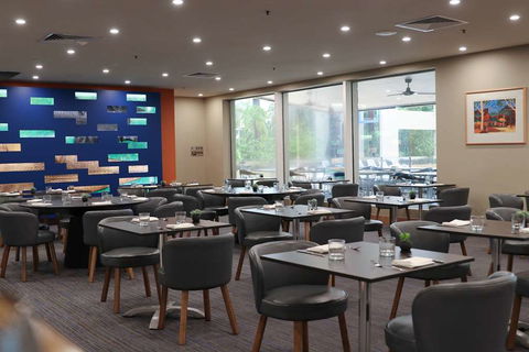 DoubleTree By Hilton Esplanade Darwin - Accommodation Batemans Bay 12
