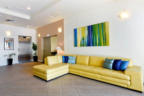 Metro Advance Apartments & Hotel - Accommodation Batemans Bay 2