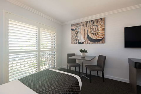 Lincoln Downs Resort, BW Signature Coll - Accommodation Batemans Bay 7