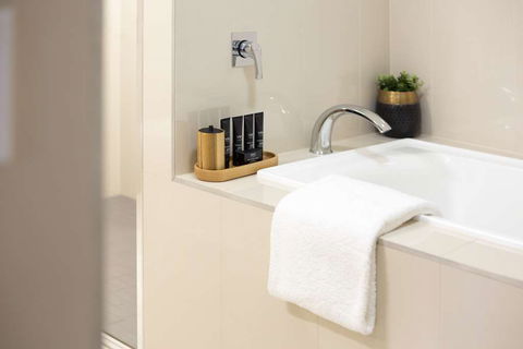 H On Smith Hotel - Accommodation Batemans Bay 3