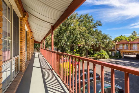 Best Western Cathedral Motor Inn - Accommodation Batemans Bay 1