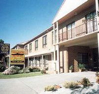 Holbrook Town Centre Motor Inn