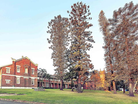 Mercure Monte Pio Hotel & Conference Ctr - Accommodation Batemans Bay 0