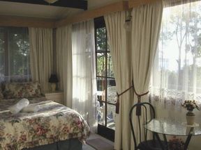 Chalet Swisse Spa - Accommodation Batemans Bay 1