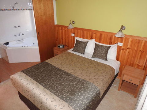 Golden Heritage Motor Inn & Cottages - Accommodation Batemans Bay 9