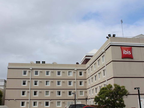 Ibis Newcastle - Accommodation Batemans Bay 2