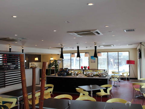 Ibis Newcastle - Accommodation Batemans Bay 6