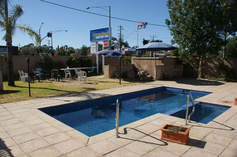 Bendigo Homestead Motor Inn & Apartments - Accommodation Batemans Bay 2