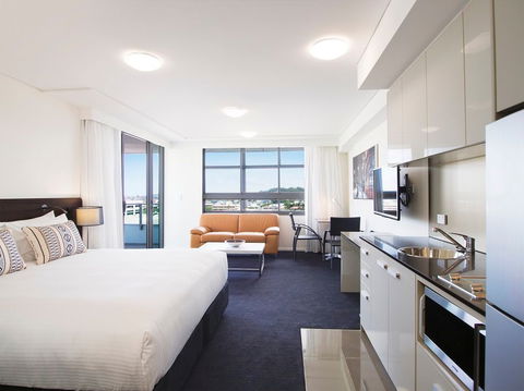 Oaks Grand Gladstone - Accommodation Batemans Bay 1